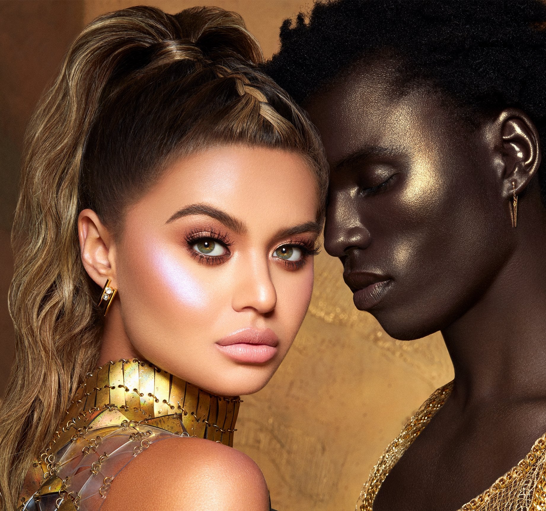 8S STELLAR IMPACT HIGHLIGHTER PALETTE ON MODELS